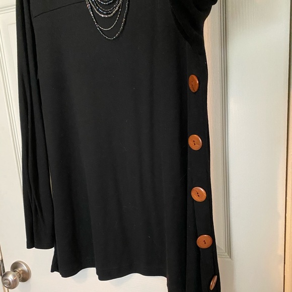 Fun Black Tunic - Picture 4 of 5
